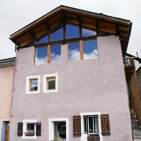 Guest house Hamlet Praranger